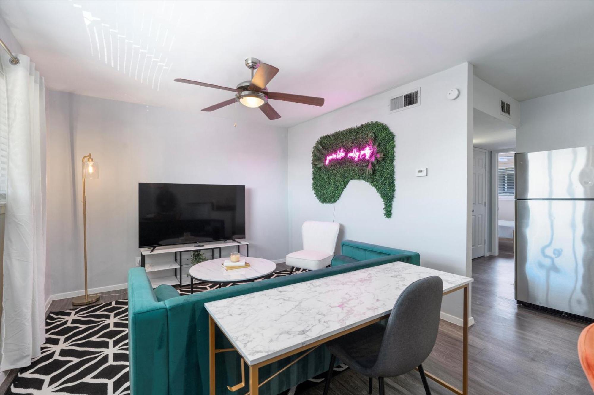 Mins 2 Downtown - King Bed - Private Stays Austin Exterior foto